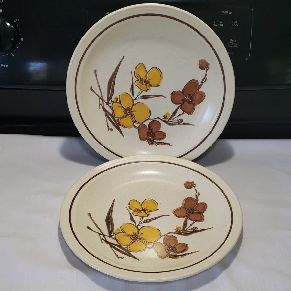 Homer Laughlin Cream Dinner Plates with Yellow and Brown Floral Design